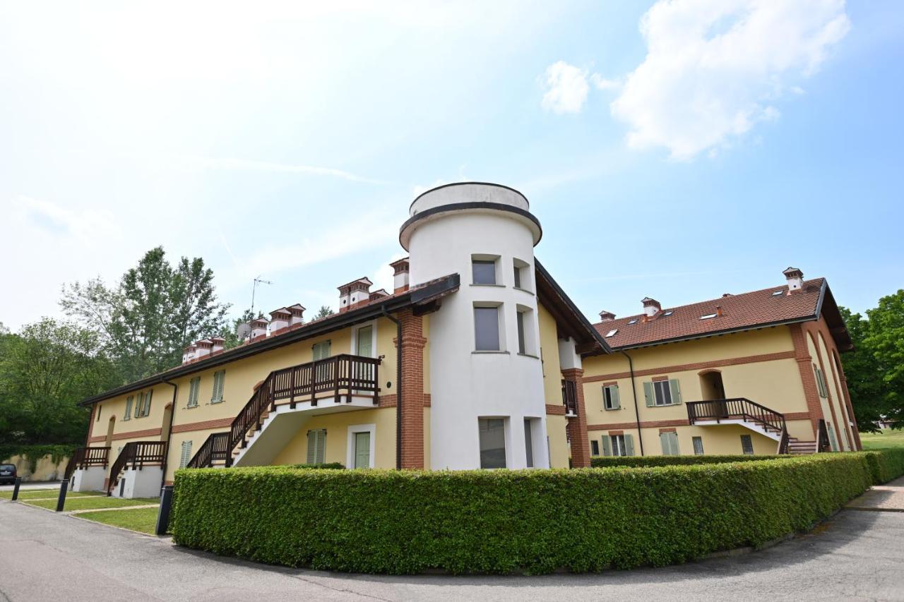 Aura Loving Home Con 4 Posti Letto, Cucina Completa, Terrazzo Ed Un Grande Parco Verde Serravalle d'Asti Bagian luar foto