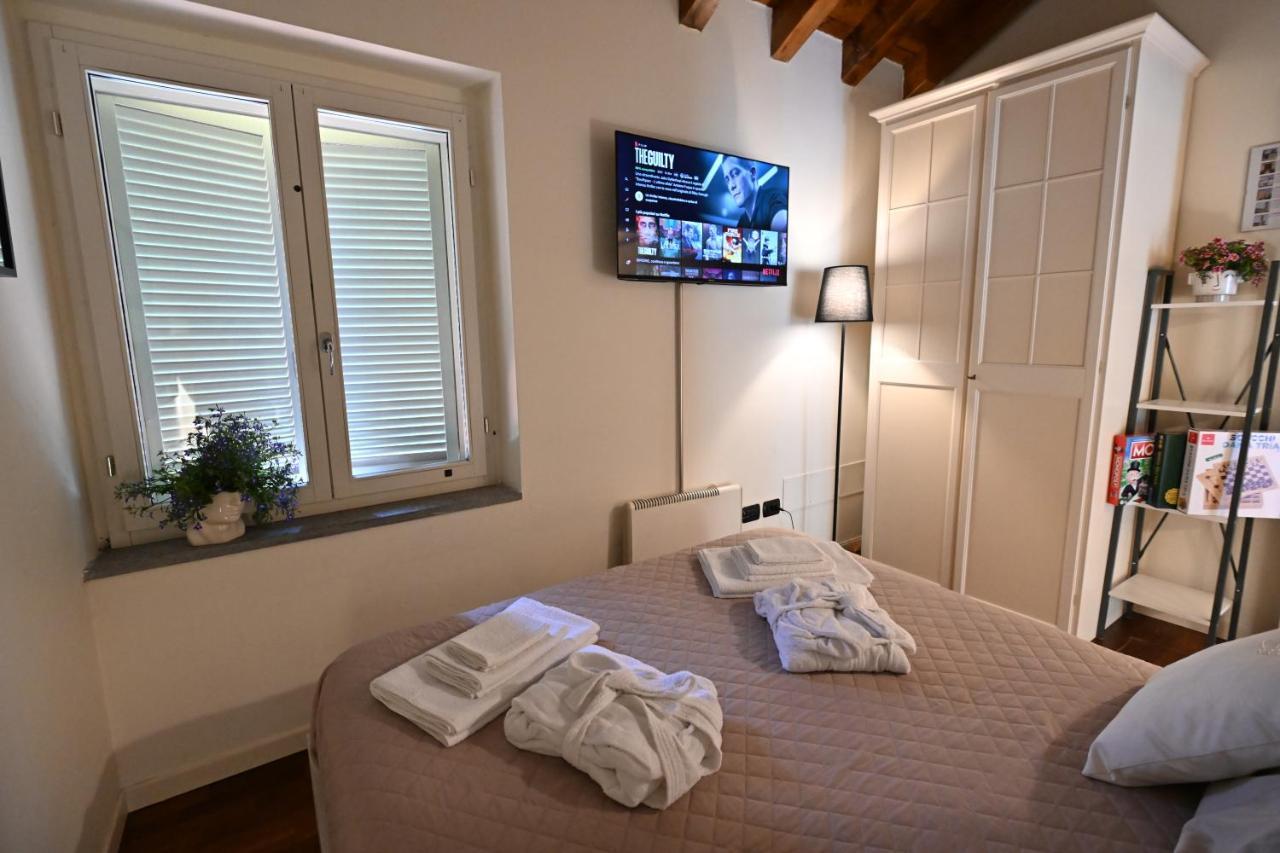 Aura Loving Home Con 4 Posti Letto, Cucina Completa, Terrazzo Ed Un Grande Parco Verde Serravalle d'Asti Bagian luar foto