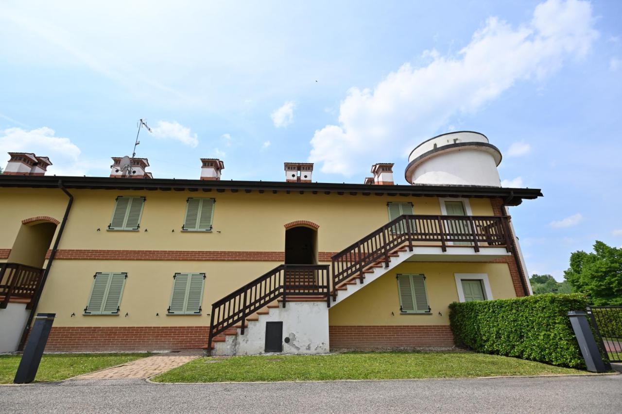 Aura Loving Home Con 4 Posti Letto, Cucina Completa, Terrazzo Ed Un Grande Parco Verde Serravalle d'Asti Bagian luar foto
