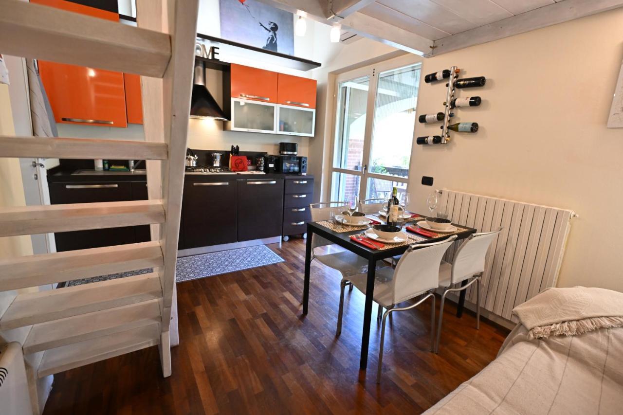 Aura Loving Home Con 4 Posti Letto, Cucina Completa, Terrazzo Ed Un Grande Parco Verde Serravalle d'Asti Bagian luar foto