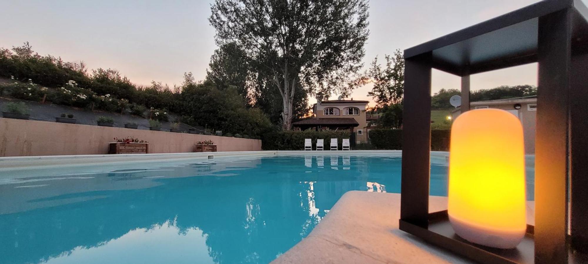 Aura Loving Home Con 4 Posti Letto, Cucina Completa, Terrazzo Ed Un Grande Parco Verde Serravalle d'Asti Bagian luar foto