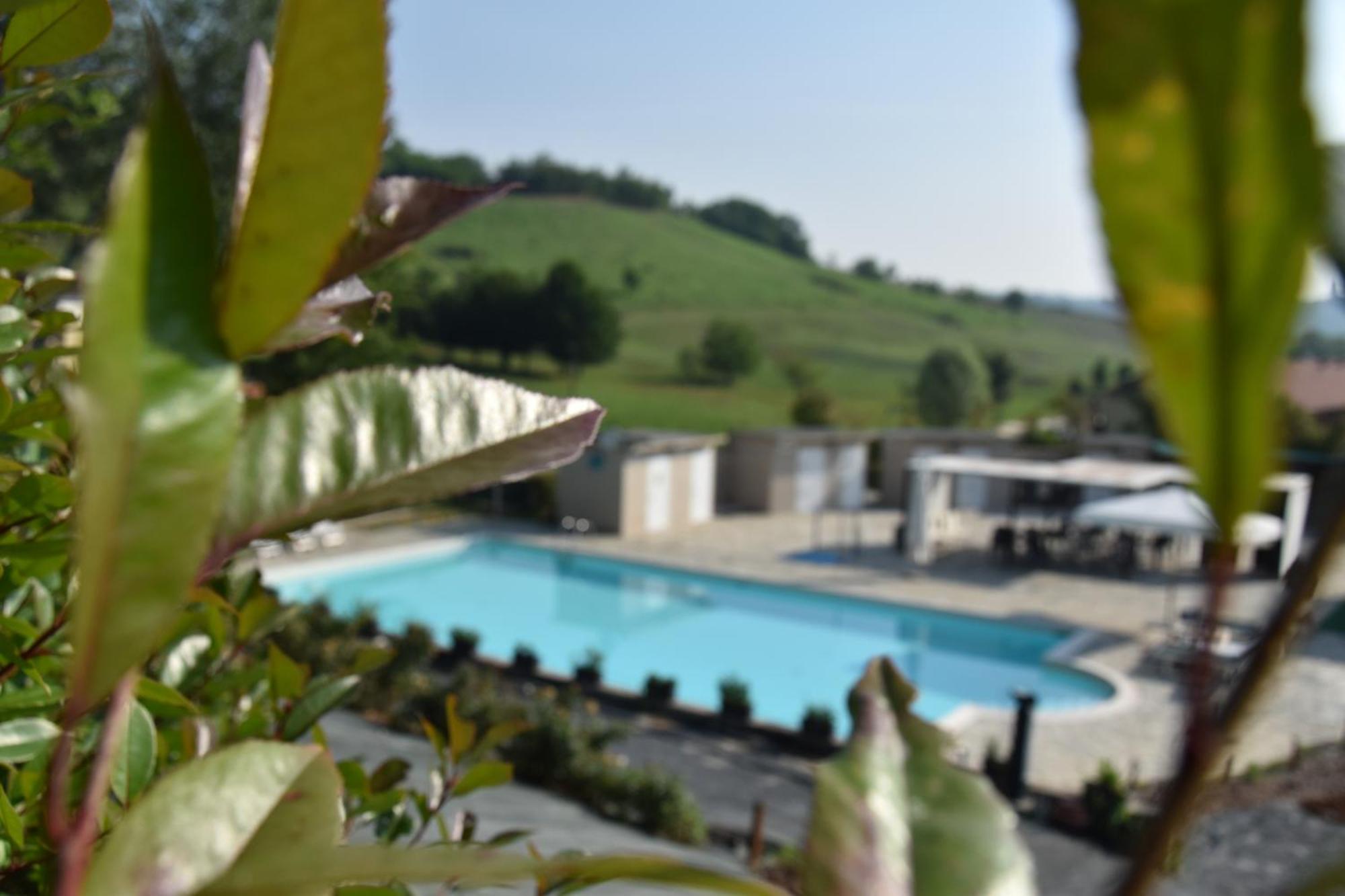 Aura Loving Home Con 4 Posti Letto, Cucina Completa, Terrazzo Ed Un Grande Parco Verde Serravalle d'Asti Bagian luar foto