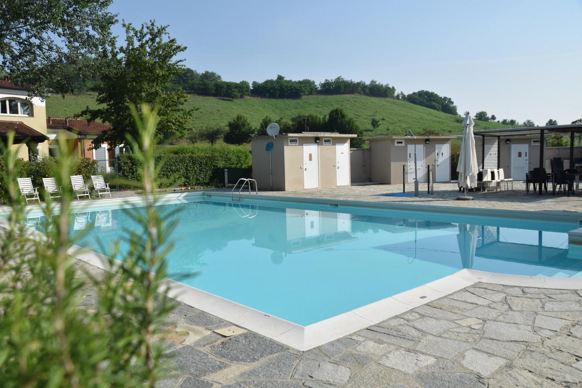 Aura Loving Home Con 4 Posti Letto, Cucina Completa, Terrazzo Ed Un Grande Parco Verde Serravalle d'Asti Bagian luar foto