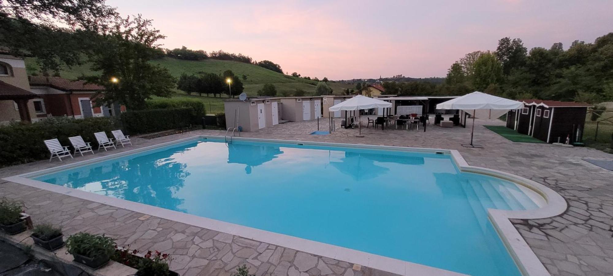 Aura Loving Home Con 4 Posti Letto, Cucina Completa, Terrazzo Ed Un Grande Parco Verde Serravalle d'Asti Bagian luar foto