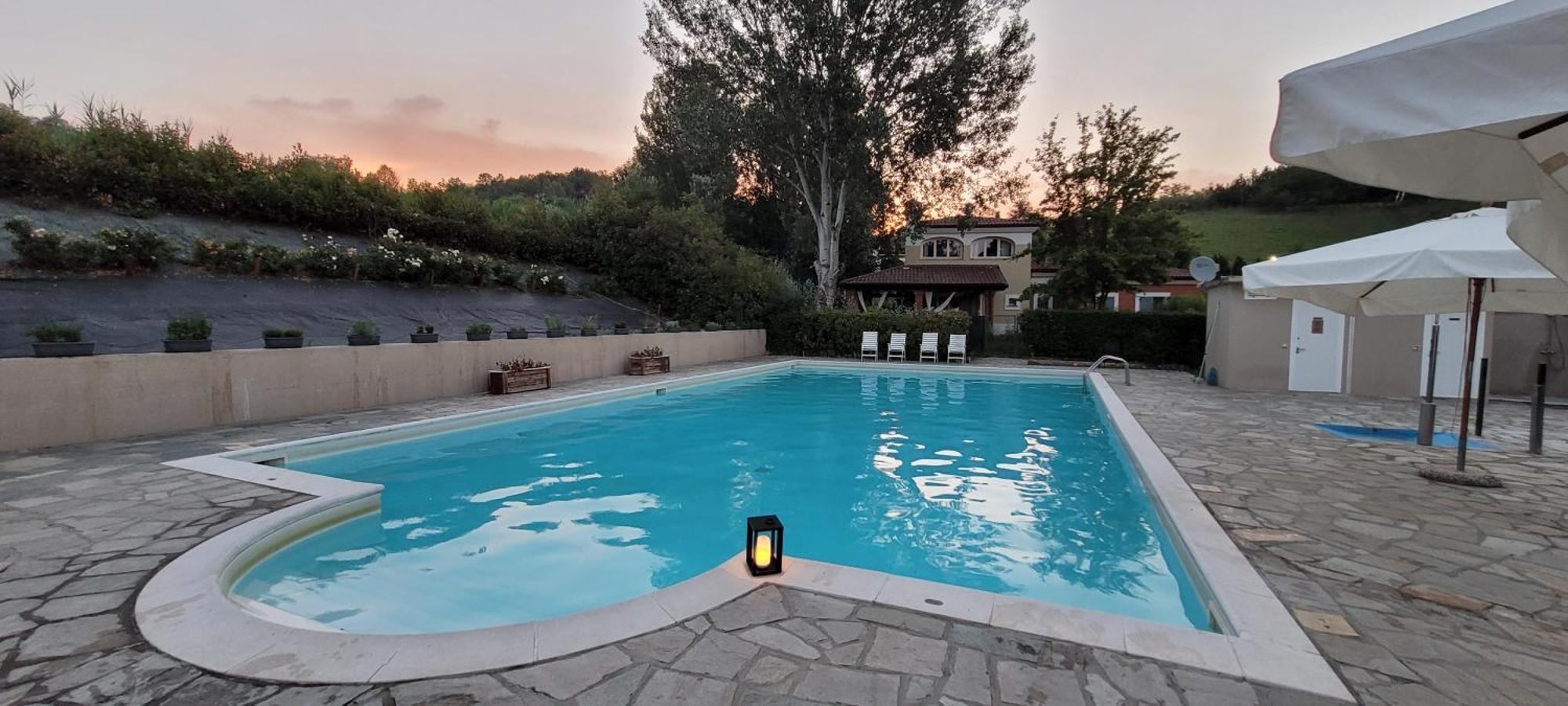 Aura Loving Home Con 4 Posti Letto, Cucina Completa, Terrazzo Ed Un Grande Parco Verde Serravalle d'Asti Bagian luar foto